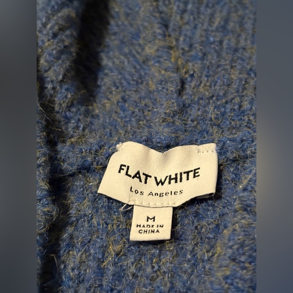 FLAT WHITE SWEATER DRESS - Picture 5 of 11